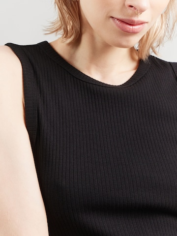 GAP Top in Black
