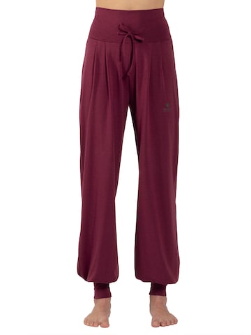 Magadi Loose fit Workout Pants 'Florence' in Red: front