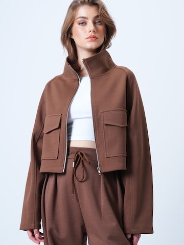 Trend Alaçatı Stili Φθινοπωρινό και ανοιξιάτικο μπουφάν σε καφέ