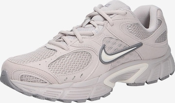 NIKE Σνίκερ χαμηλό 'V5 RNR' σε λευκό: μπροστά