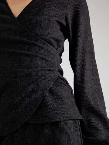 ABOUT YOU Shirt 'Fee' in Black