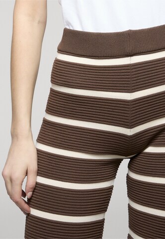 Wide leg Pantaloni di Estelou in marrone