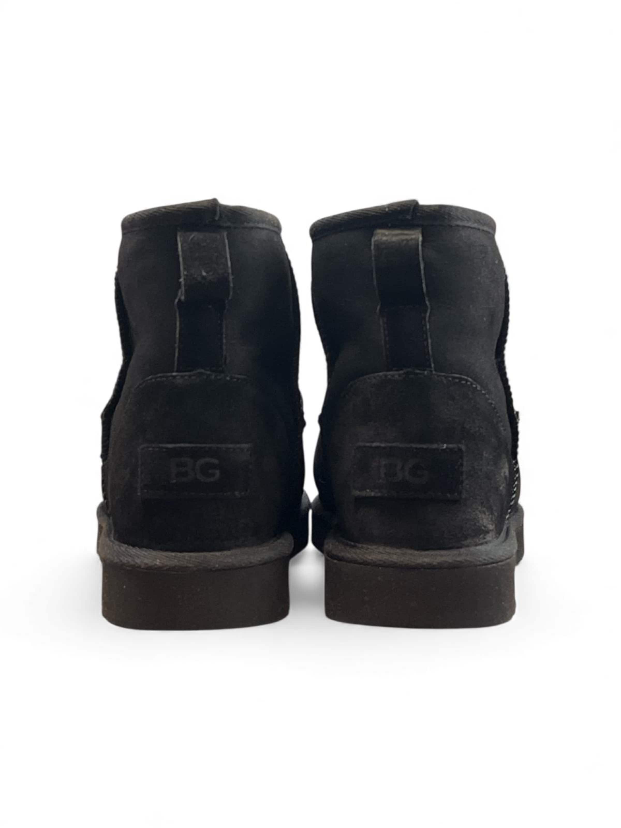 Begoria Booties 'Suede' in Black