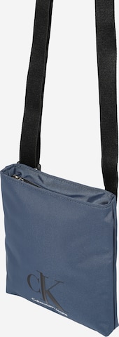 Calvin Klein Jeans Crossbody Bag in Blue: front