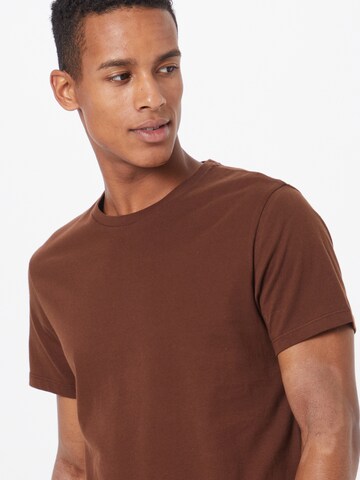 LEVI'S ® T-Shirt in Braun