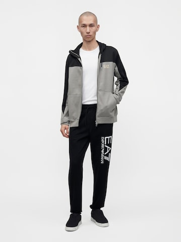 EA7 Emporio Armani Sweatjacka i grå: framsida