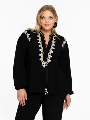 Yoek Tunic in Black