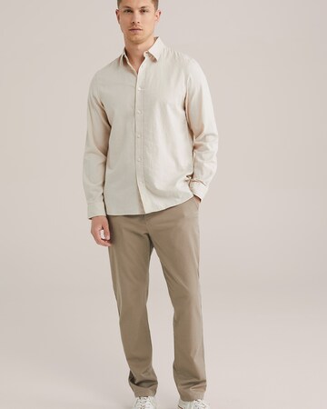 WE Fashion Slim fit Business shirt in Brown
