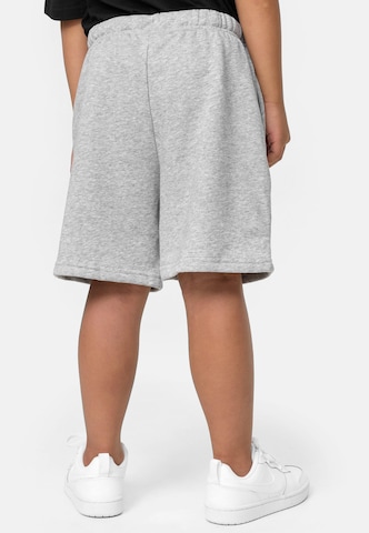 Urban Classics Regular Shorts in Grau