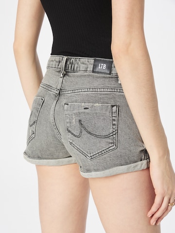 LTB Regular Shorts 'Judie' in Grau