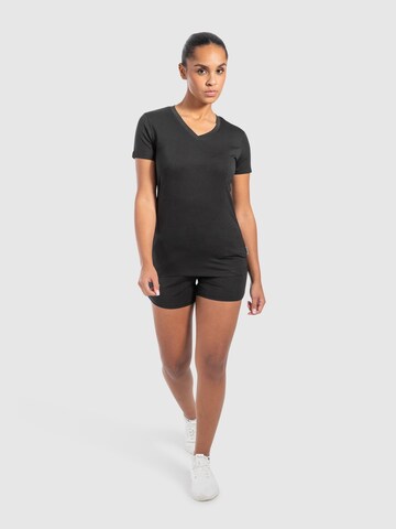 Smilodox T-Shirt 'Nela' in Schwarz