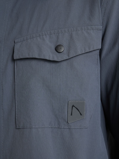 CHASIN' Chemise 'Stryke PRO' en gris foncé, Vue avec produit