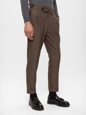 Antioch Tapered Hose in Grau