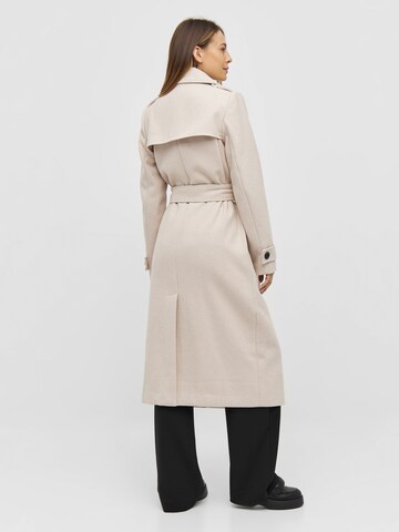 modström Between-Seasons Coat in Beige