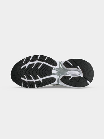 ADIDAS ORIGINALS - Sapatilhas baixas 'Adistar XLG 2.0' em cinzento
