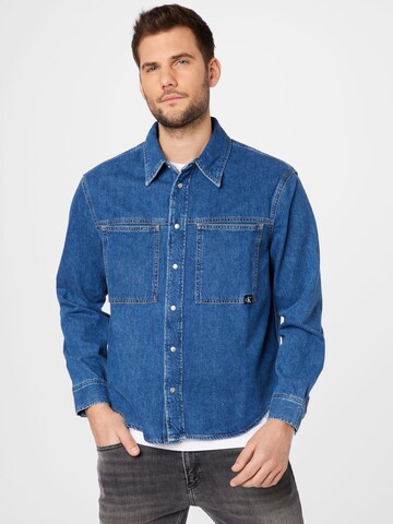 Coupe regular Chemise Calvin Klein Jeans en bleu : devant