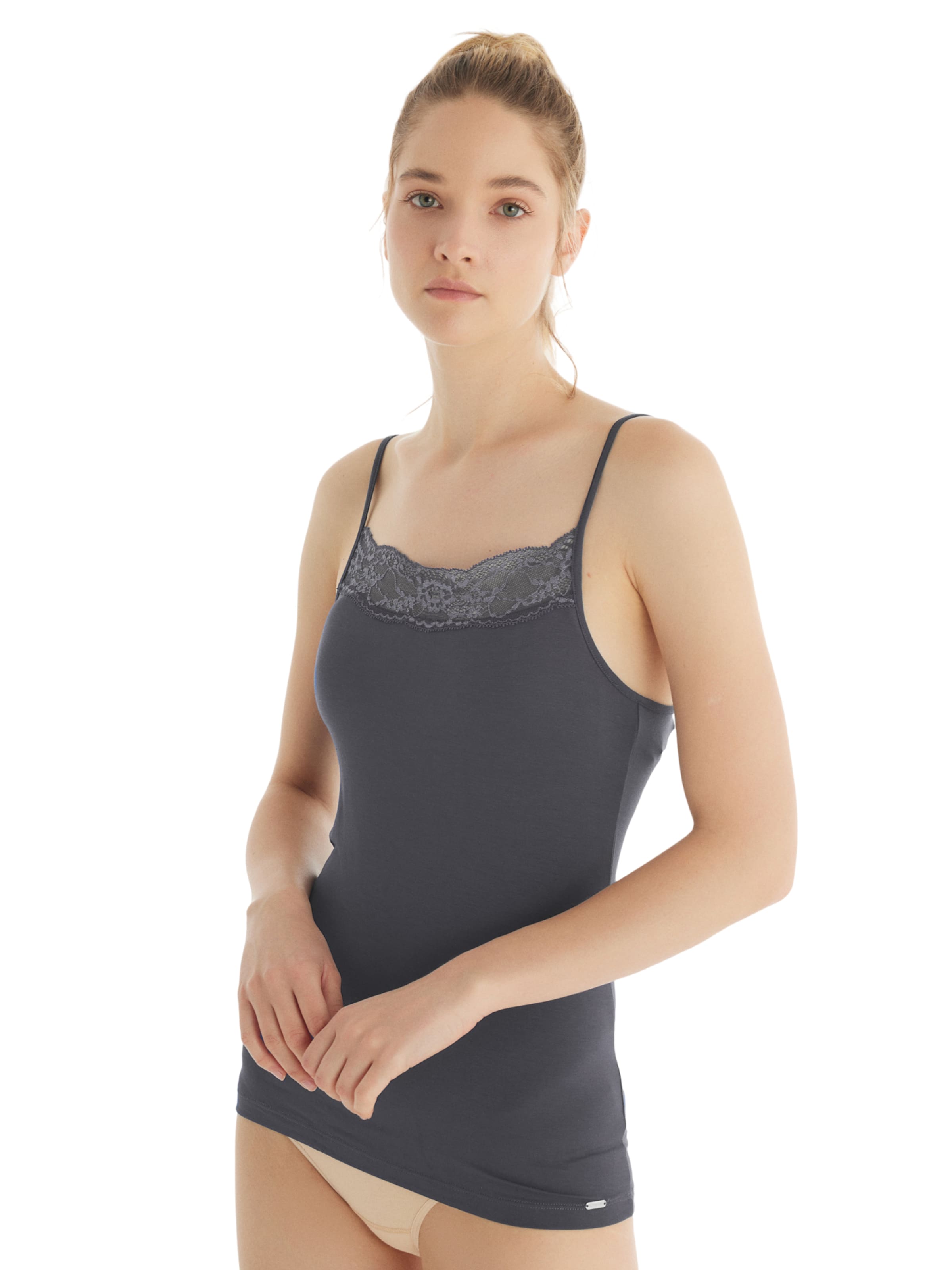 Blackspade Undershirt in Grey: front