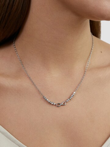 s.Oliver Necklace in Silver: front