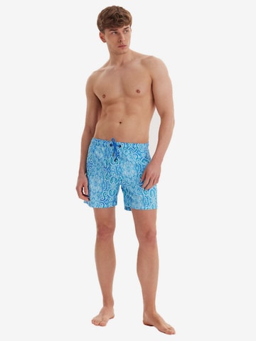 Shorts de bain 'Mart' WESTMARK LONDON en bleu