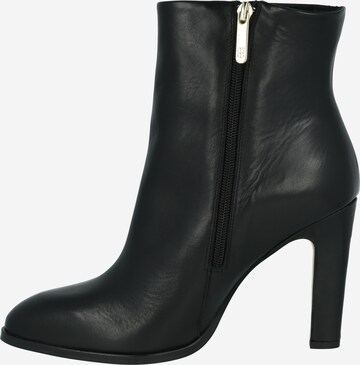 Botine de la TOMMY HILFIGER pe negru