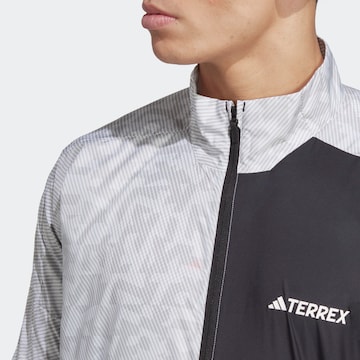 Giacca sportiva 'Trail' di ADIDAS TERREX in bianco