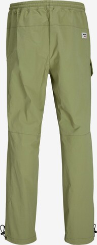 R.D.D. ROYAL DENIM DIVISION Regular Cargo Pants in Green