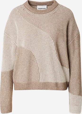 Pull-over ARMEDANGELS en beige : devant