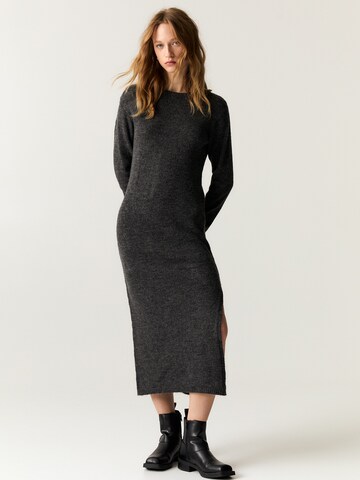 Pull&Bear Kleid in Grau: Vorderseite