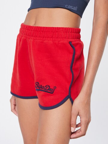 Superdry Regular Broek in Rood