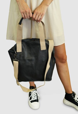 HARPA Handbag 'Neve' in Black