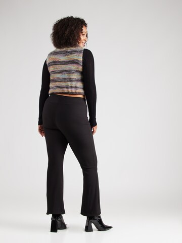 évasé Pantalon 'CARSALLY' ONLY Carmakoma en noir