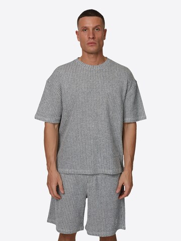 Good For Nothing Shirt 'Tee' in Grijs