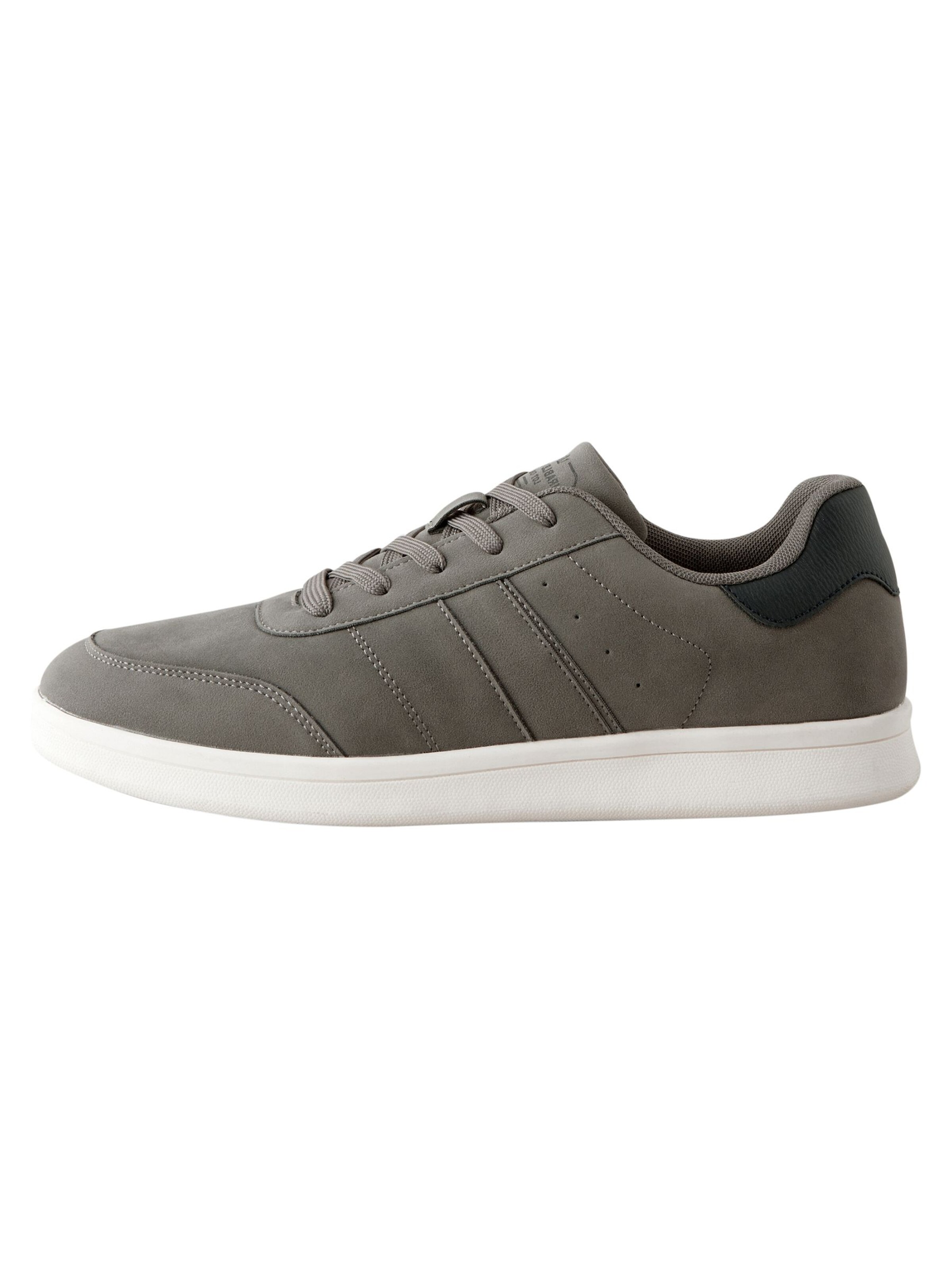 Next Platform trainers in Grey: front
