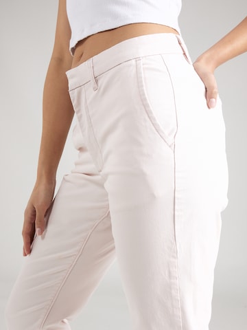 rožinė LEVI'S ® Standartinis „Chino“ stiliaus kelnės 'Essential'