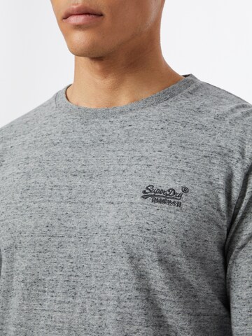 Superdry T-shirt i grå