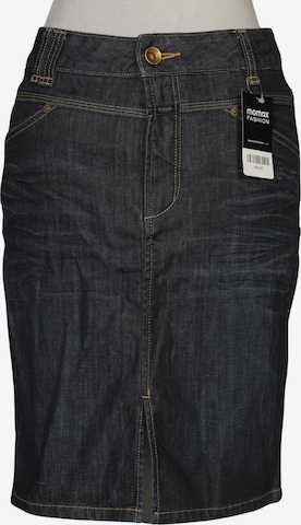 Closed Skirt in XS in Blue: front