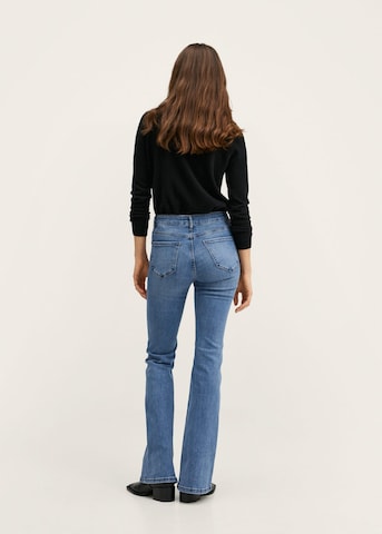 MANGO Flared Jeans 'Flare' i blå