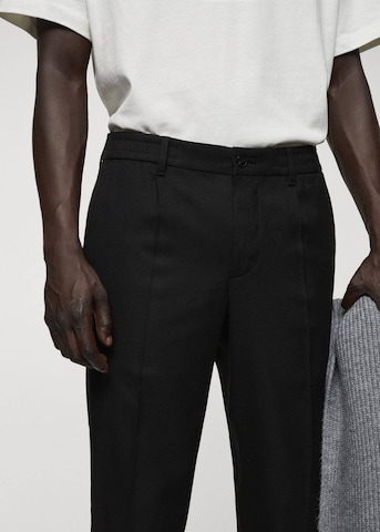 MANGO MAN Slim fit Pleat-Front Pants 'Ares' in Black