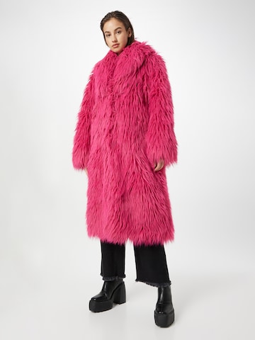 WEEKDAY Winter coat 'Mia' in Pink: front