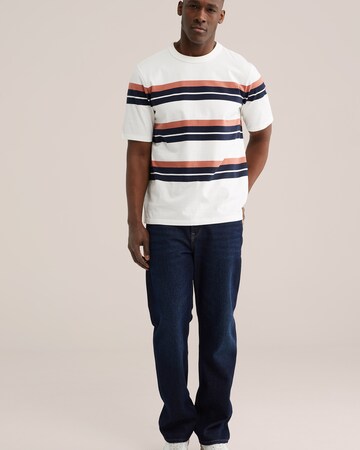 Tricou de la WE Fashion pe alb