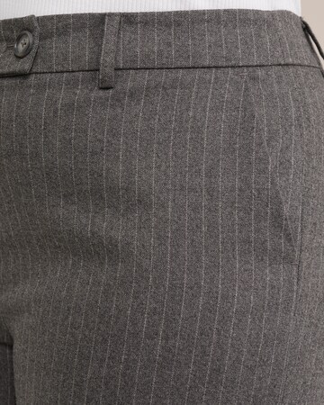 WE Fashion Regular Trousers with creases in Grey