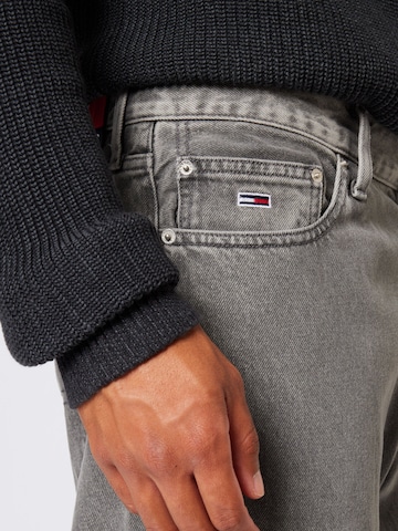 Tommy Jeans Regular Дънки в сиво