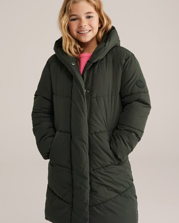 WE Fashion Between-season jacket in Green: front