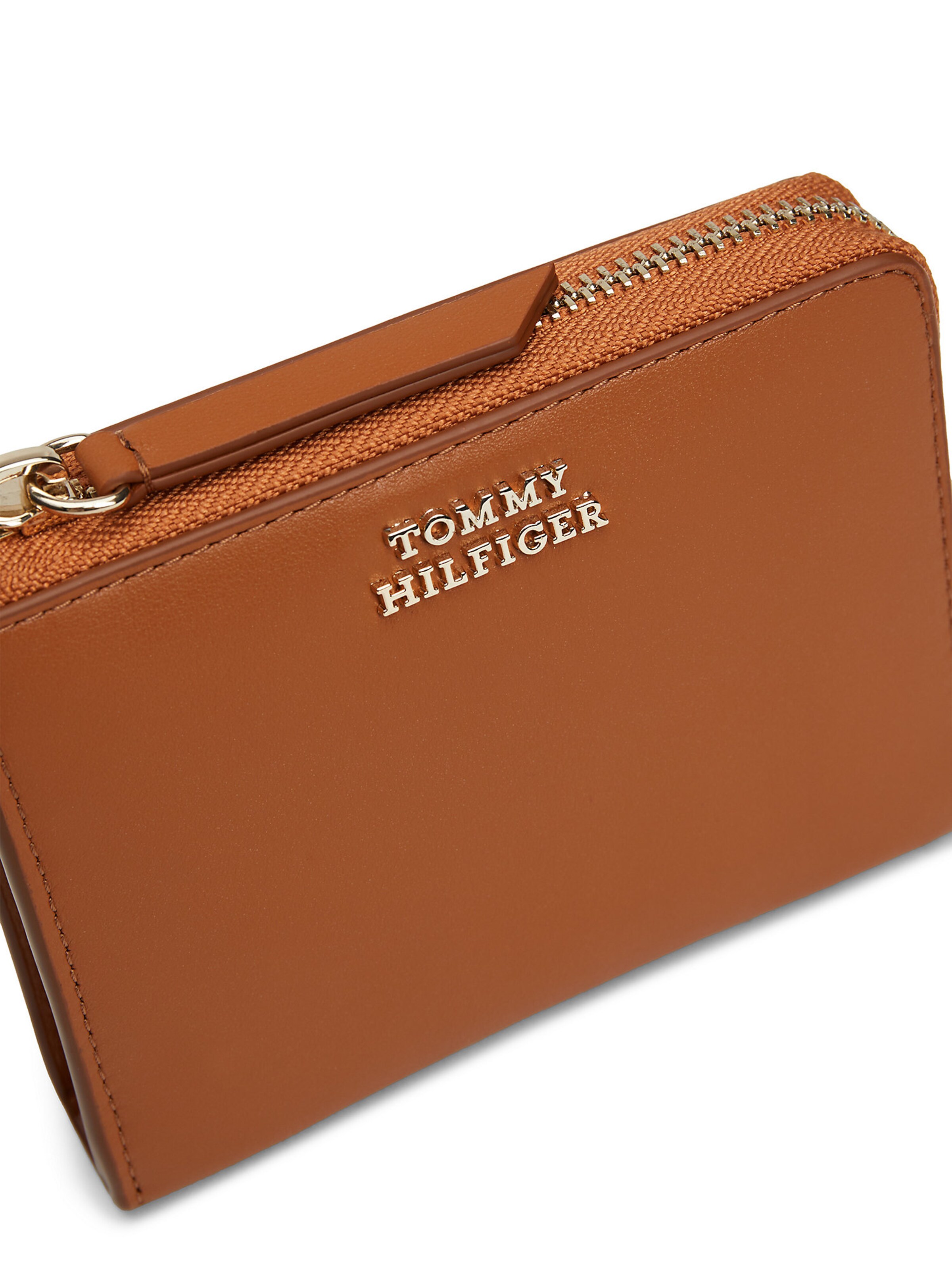 TOMMY HILFIGER Wallet in Brown