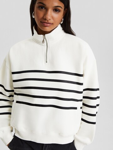 Bershka Sweatshirt in White