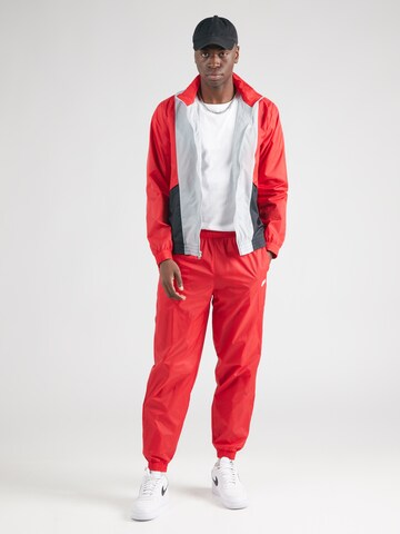 Survêtement 'CLUB' Nike Sportswear en rouge