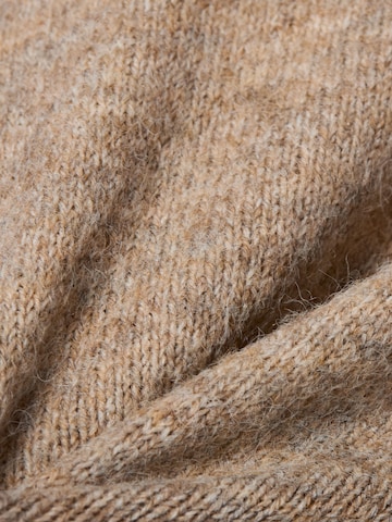 Marie Lund Knitted Coat in Beige