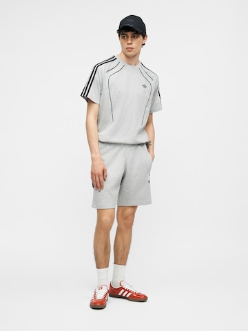 ADIDAS ORIGINALS - Loosefit Calças 'Spacer Teamgeist 26' em cinzento