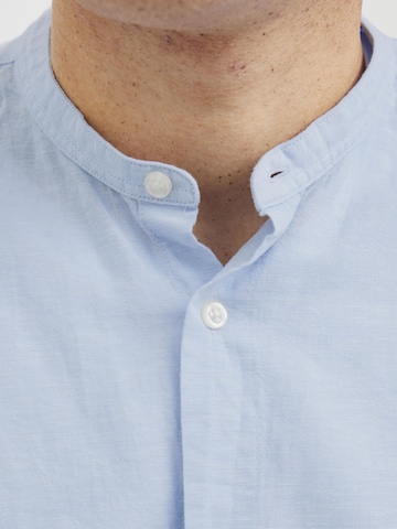Jack & Jones Plus Slim fit Button Up Shirt 'JJEBreeze' in Blue
