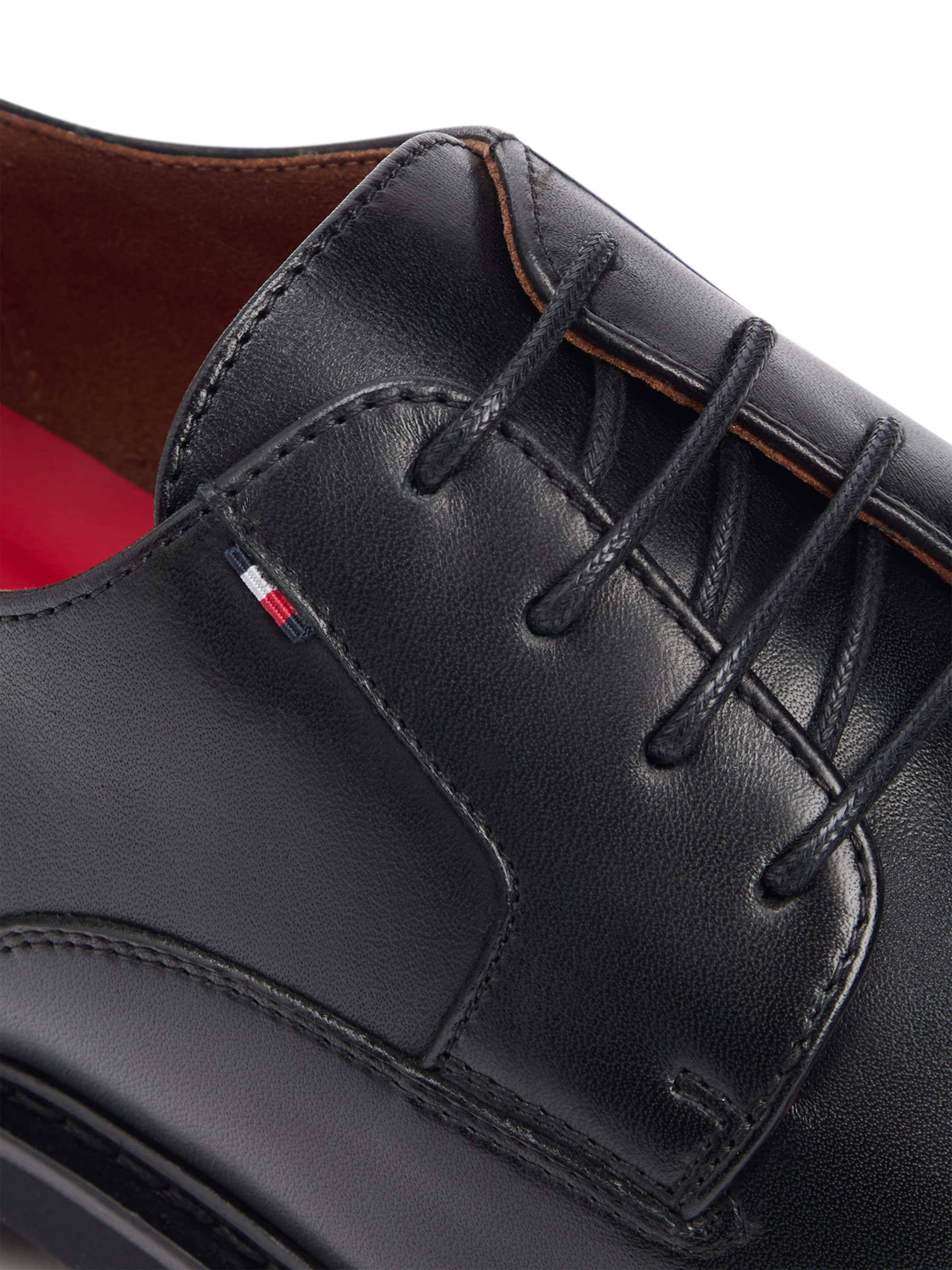 Chaussure à lacets TOMMY HILFIGER en noir